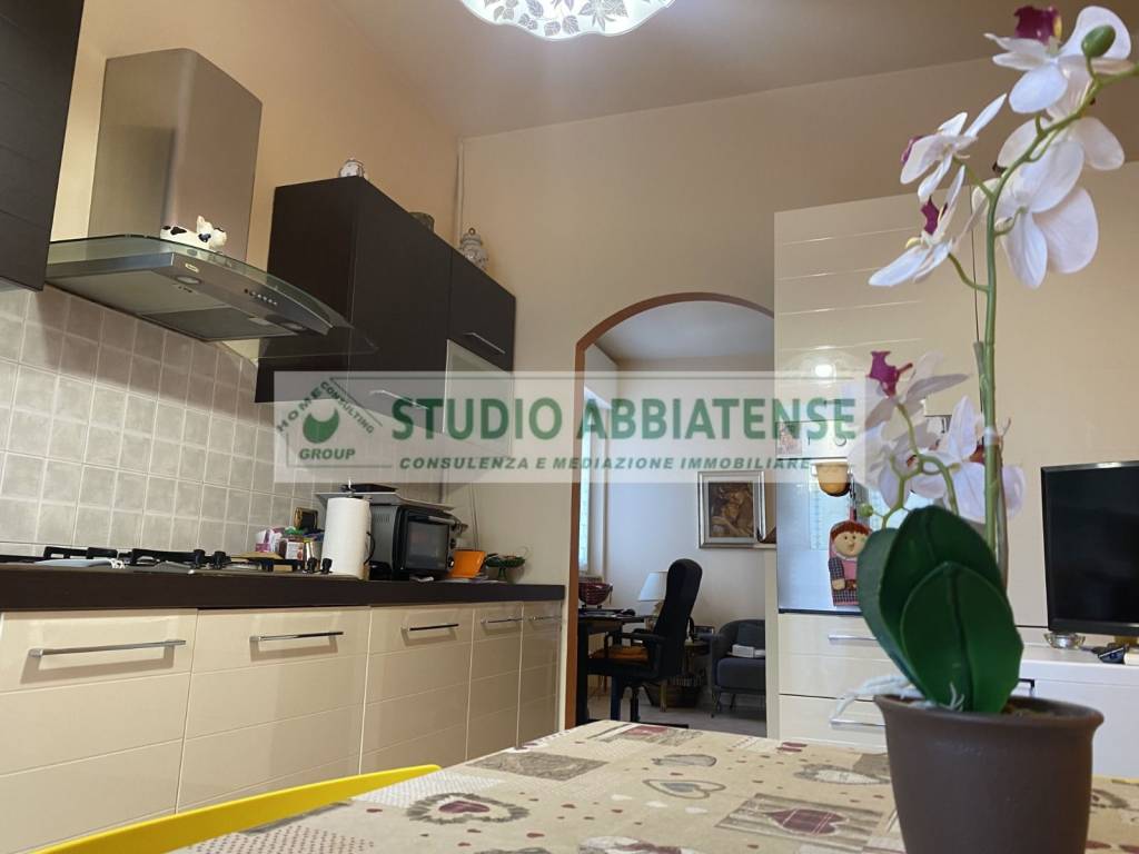 Appartamento a Abbiategrasso in Via Giovanni Segantini, 7 - Foto 2