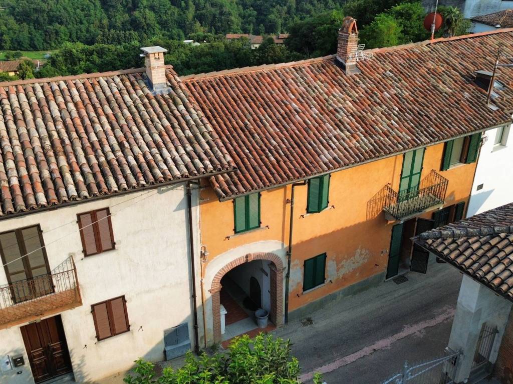 Casa indipendente a Vezza d'alba in Via 4 Novembre, 21 - Foto 3