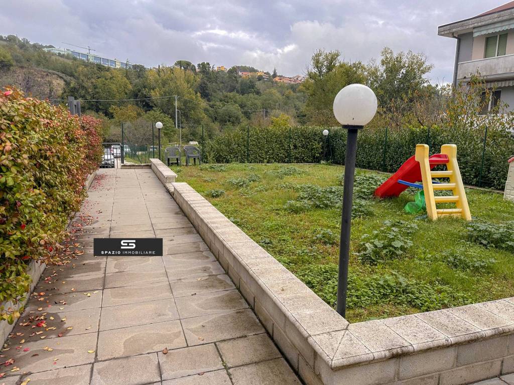 Appartamento a Teramo in Via Nicola Dati, 70 - Foto 2