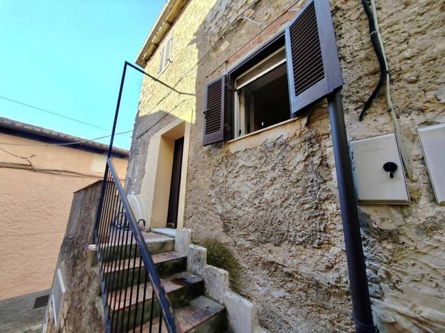 Appartamento a Maenza in Vicolo del Giardino - Foto 2