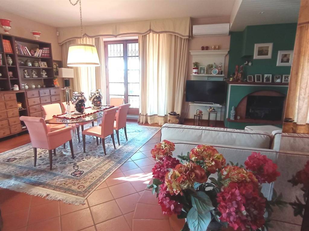 Villa a Pistoia in Via Ugo Foscolo - Foto 2