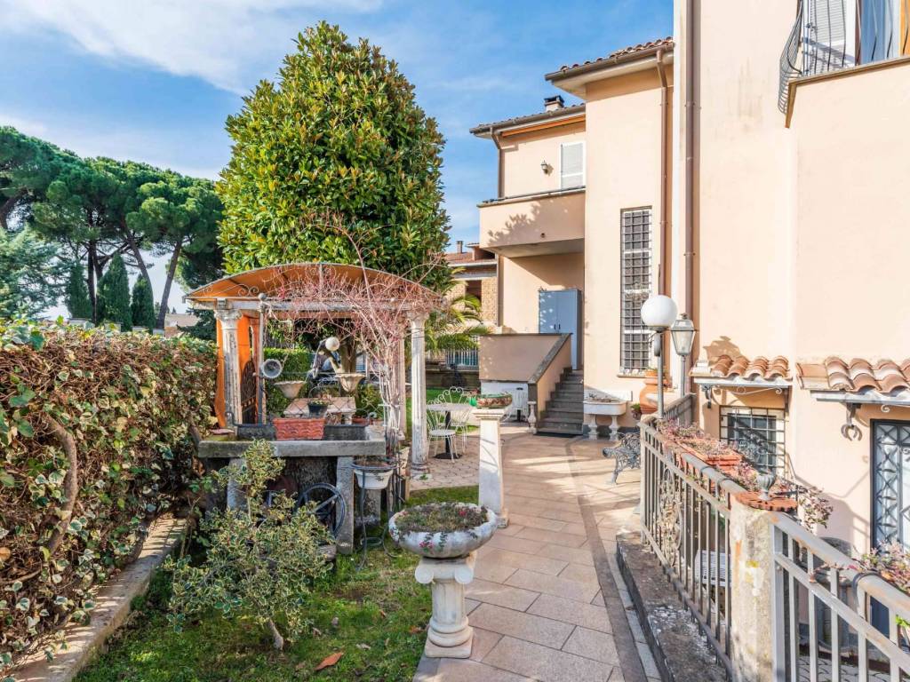 Villa a Vetralla in via dei Cavalieri di Vittorio veneto - Foto 3