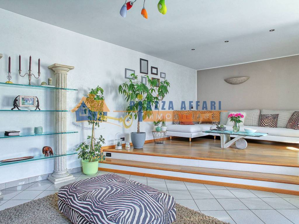 Villa a Carnago in Via Borghetto - Foto 4