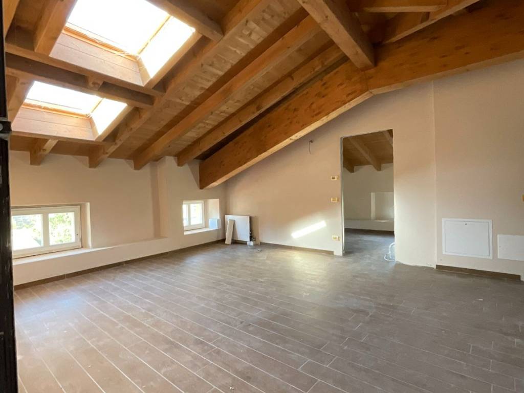 Appartamento a Cannobio in Via Paolo Zaccheo, 16 - Foto 2