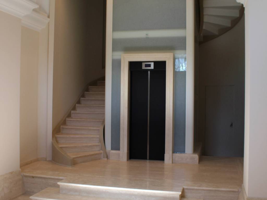 Appartamento a Taranto in Piazza Vincenzo Carbonelli - Foto 2