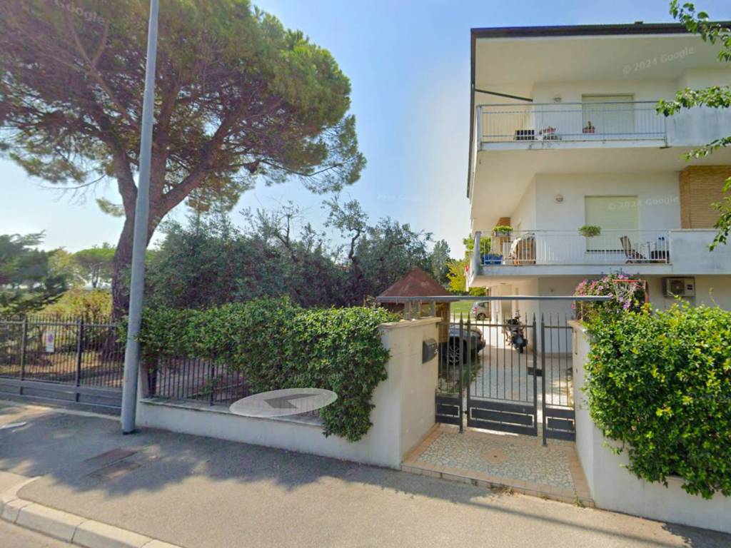 Villa a Rimini in Viale Losanna, 37 - Foto 2