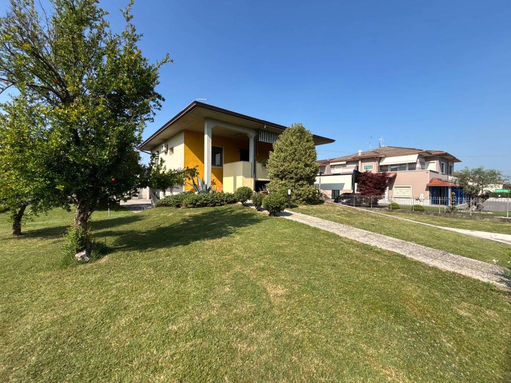 Villa a Comezzano-cizzago in Via Giuseppe Zanardelli - Foto 2
