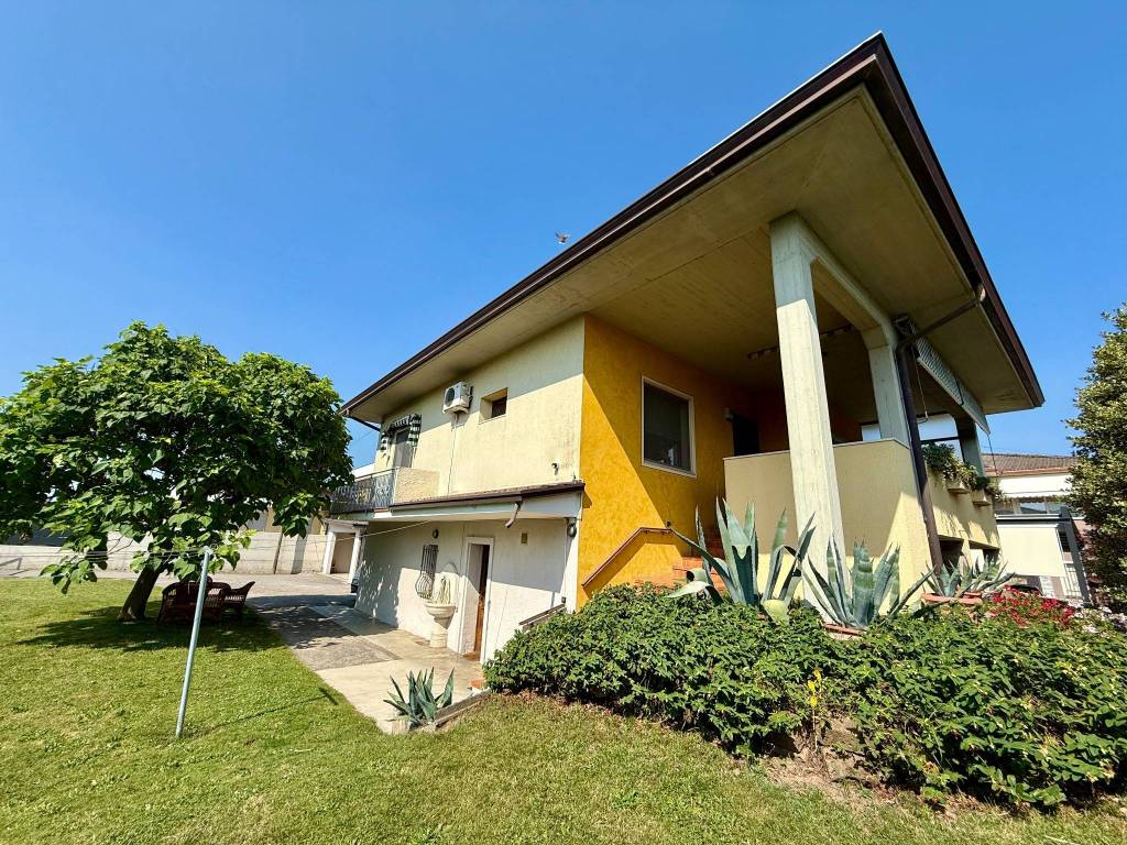 Villa a Comezzano-cizzago in Via Giuseppe Zanardelli - Foto 3
