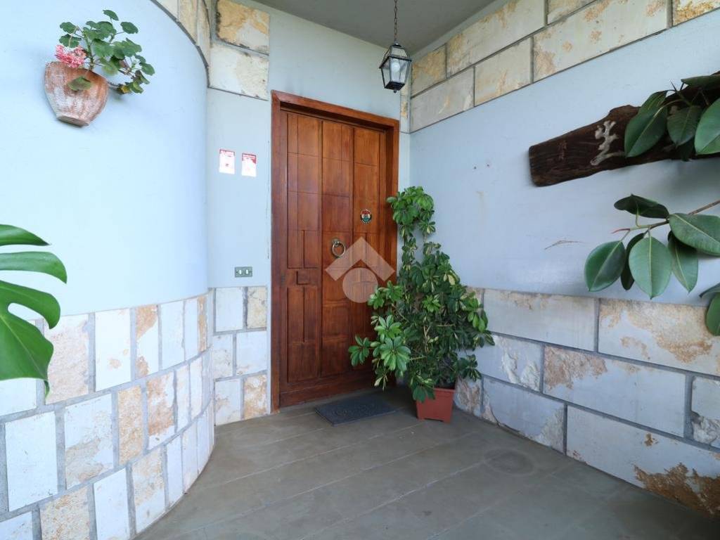 Villa a Genzano di roma in VIA MONTEGIOVETTI, 3 - Foto 2