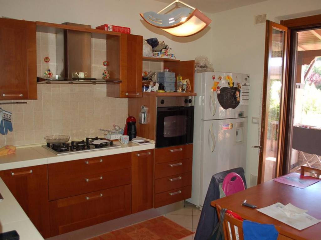 Appartamento a Castiglione del lago in Via dei Cedri - Foto 5