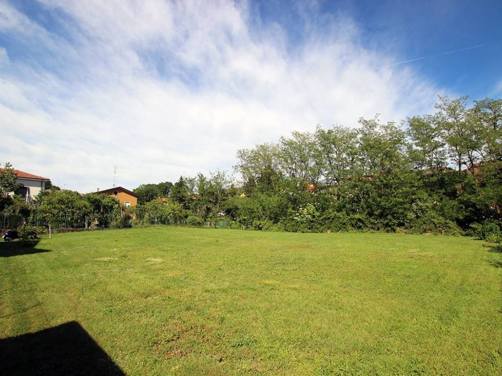 Terreno a Castronno in Via Indipendenza - Foto 4