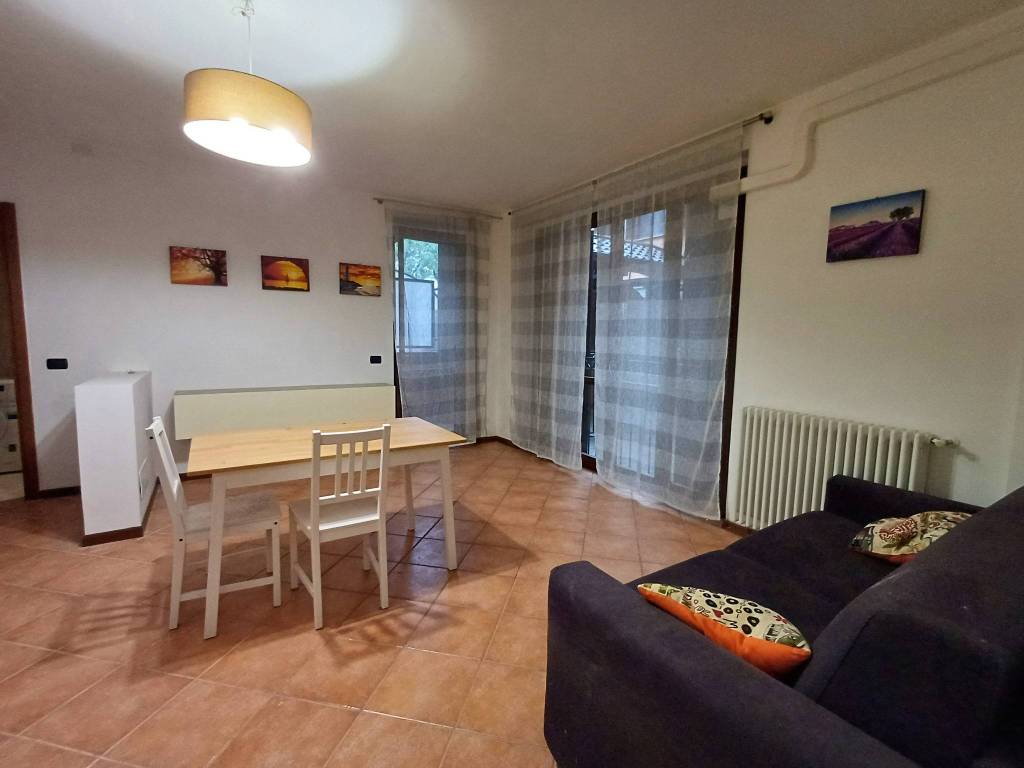 Appartamento a Trezzano sul naviglio in Via Benedetto Croce, 1 - Foto 1