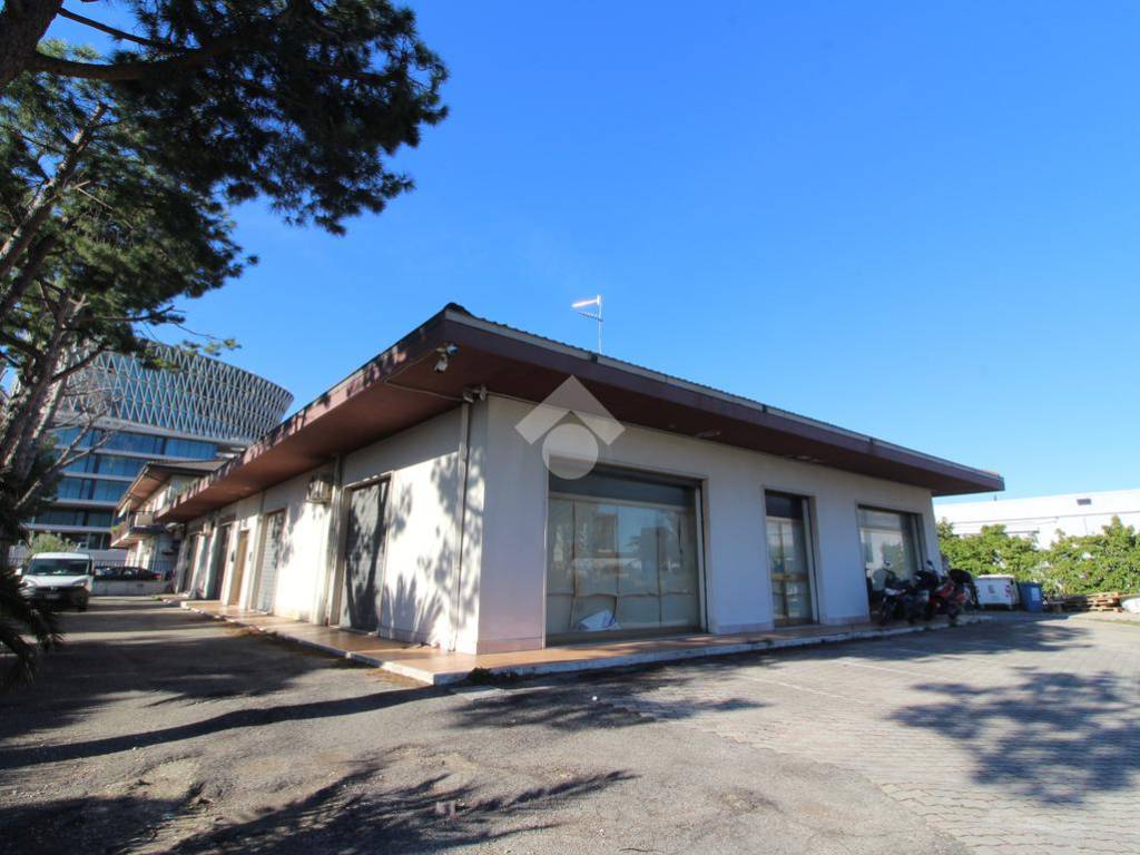 Palazzo / stabile a Pescara in Strada Comunale Piana, 24 - Foto 2