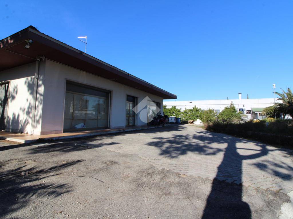 Palazzo / stabile a Pescara in Strada Comunale Piana, 24 - Foto 4