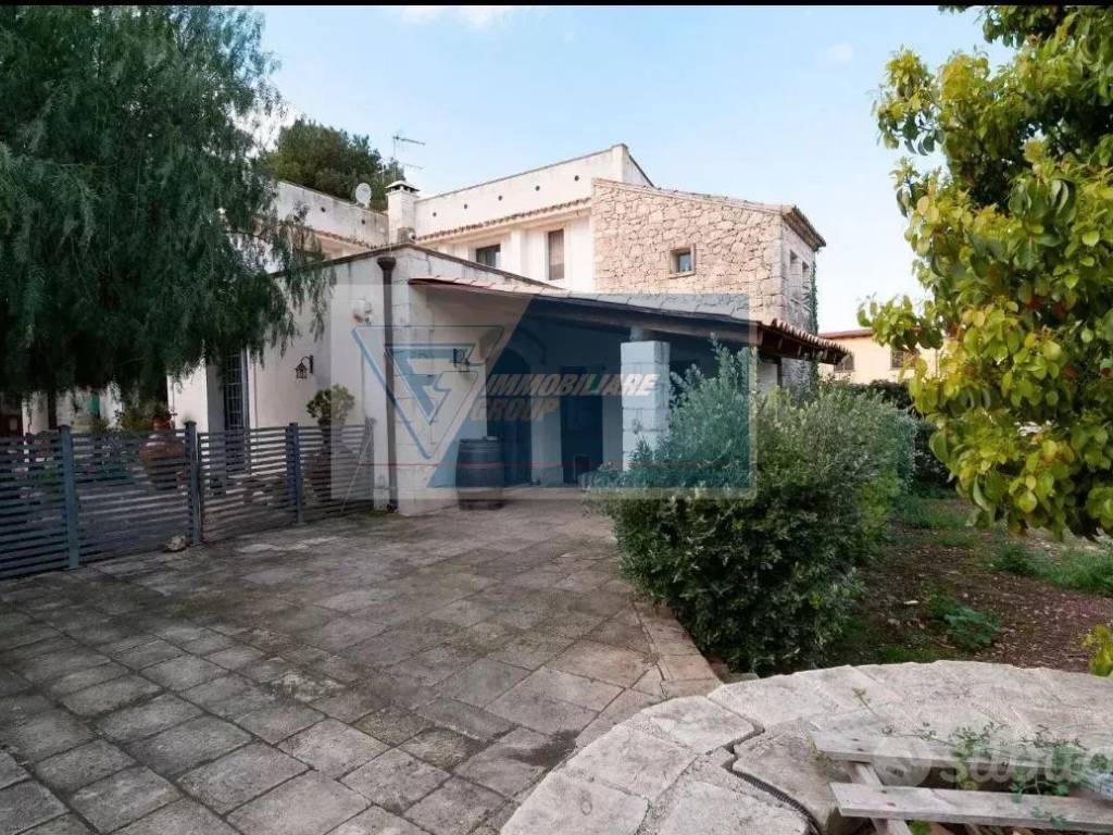 Villa a Siracusa in Traversa Fontana Mortella - Foto 2
