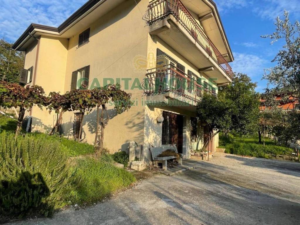 Villa a Capriglia irpina in Via Nazionale, 14 - Foto 4