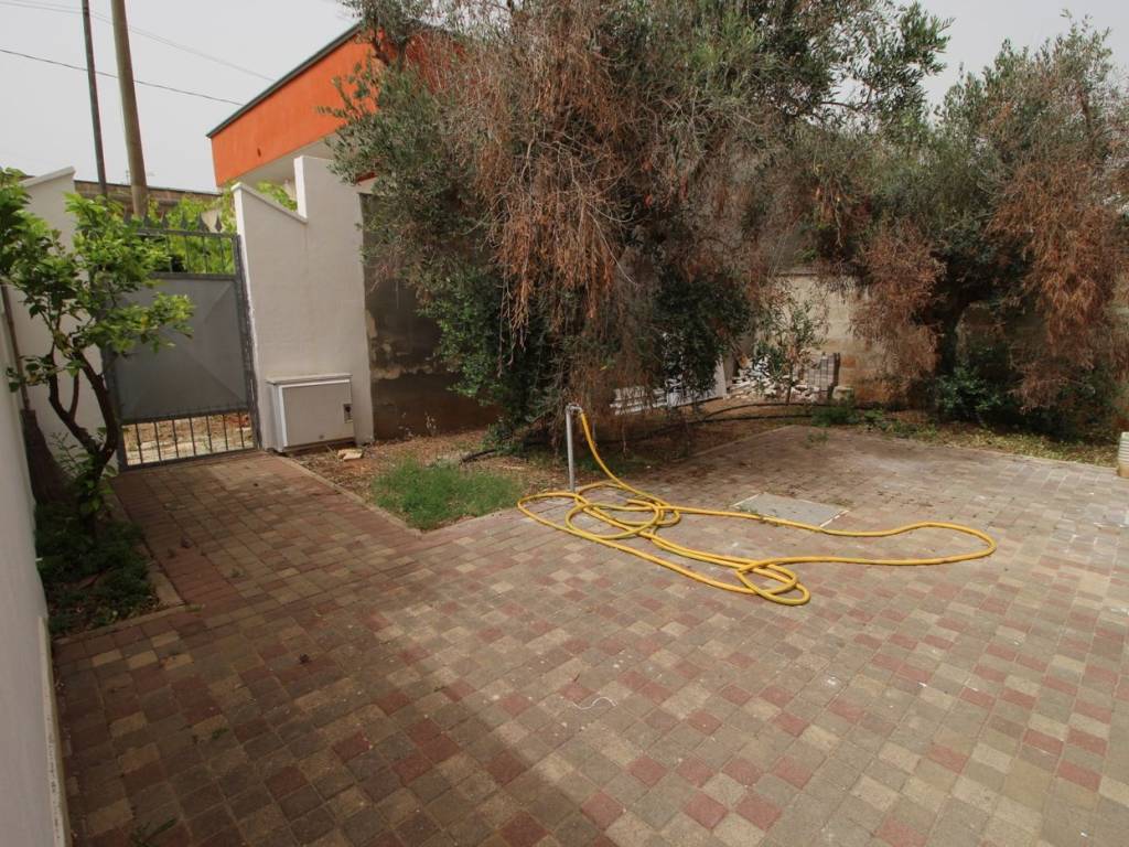 Appartamento a Manduria in Via Fano, 70 - Foto 2