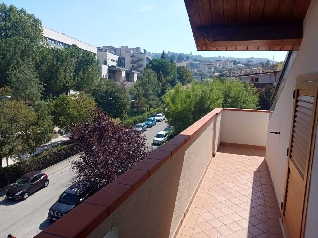 Attico / mansarda a Chieti in Via Luigi Polacchi - Foto 4