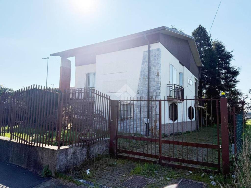 Villa a Gerenzano in Via Ugo Foscolo, 30 - Foto 3