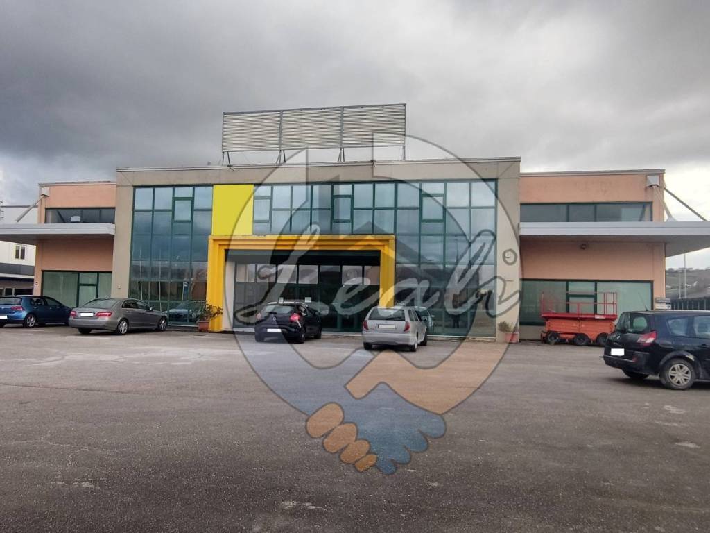 Immobile a Tolentino in VIA SANDRO PERTINI, 80 - Foto 2