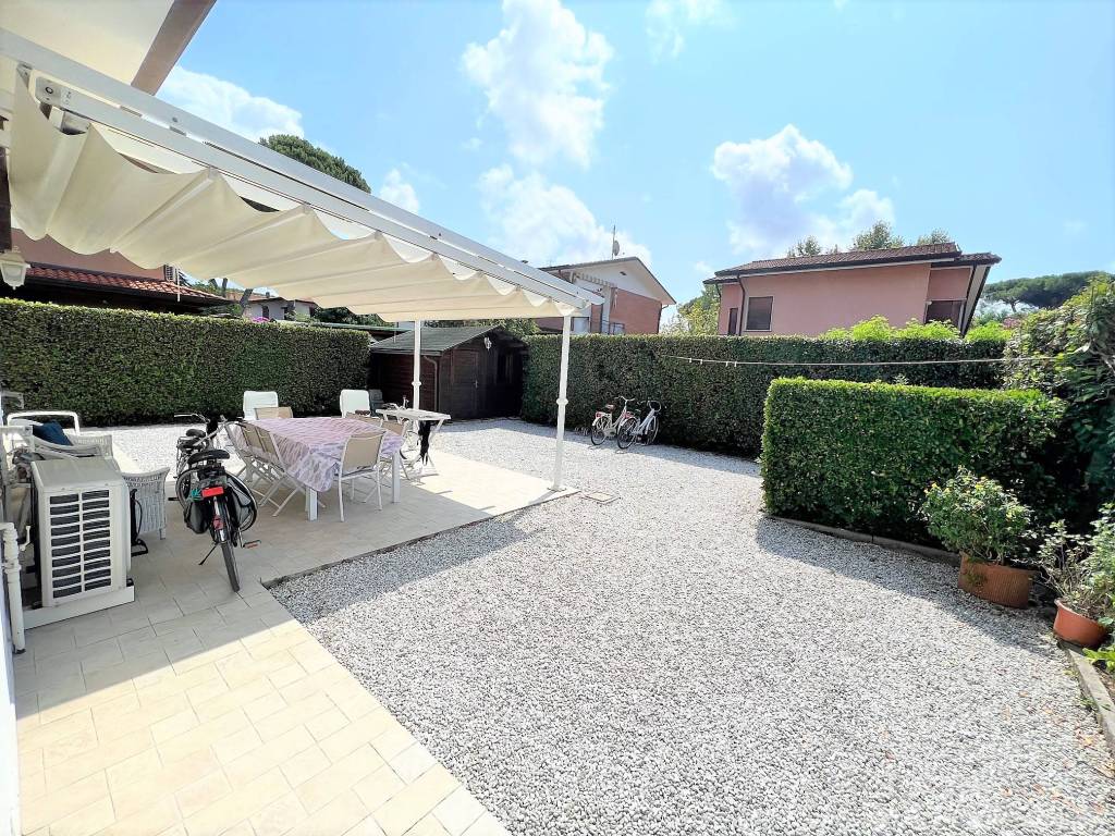Villa a Pietrasanta in Via Cortona - Foto 3