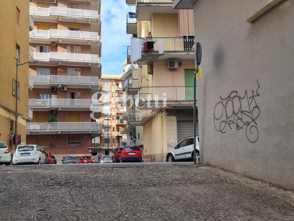 Box / garage a Salerno in Via Raffaele Fatigati - Foto 3