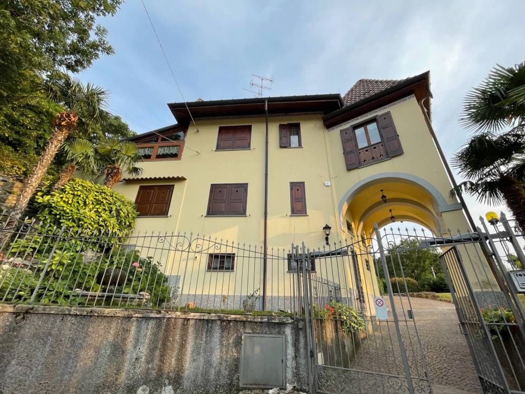 Villa a Viggiù in Via Pessina - Foto 3