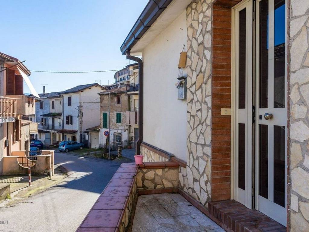 Villa a Ceccano in Via Rifugio, 21 - Foto 2