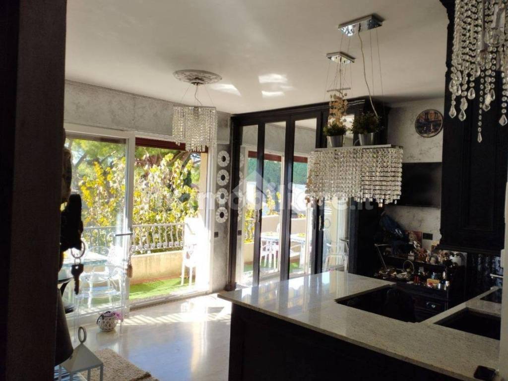 Appartamento a Riccione in Viale Gran Paradiso, 5 - Foto 3