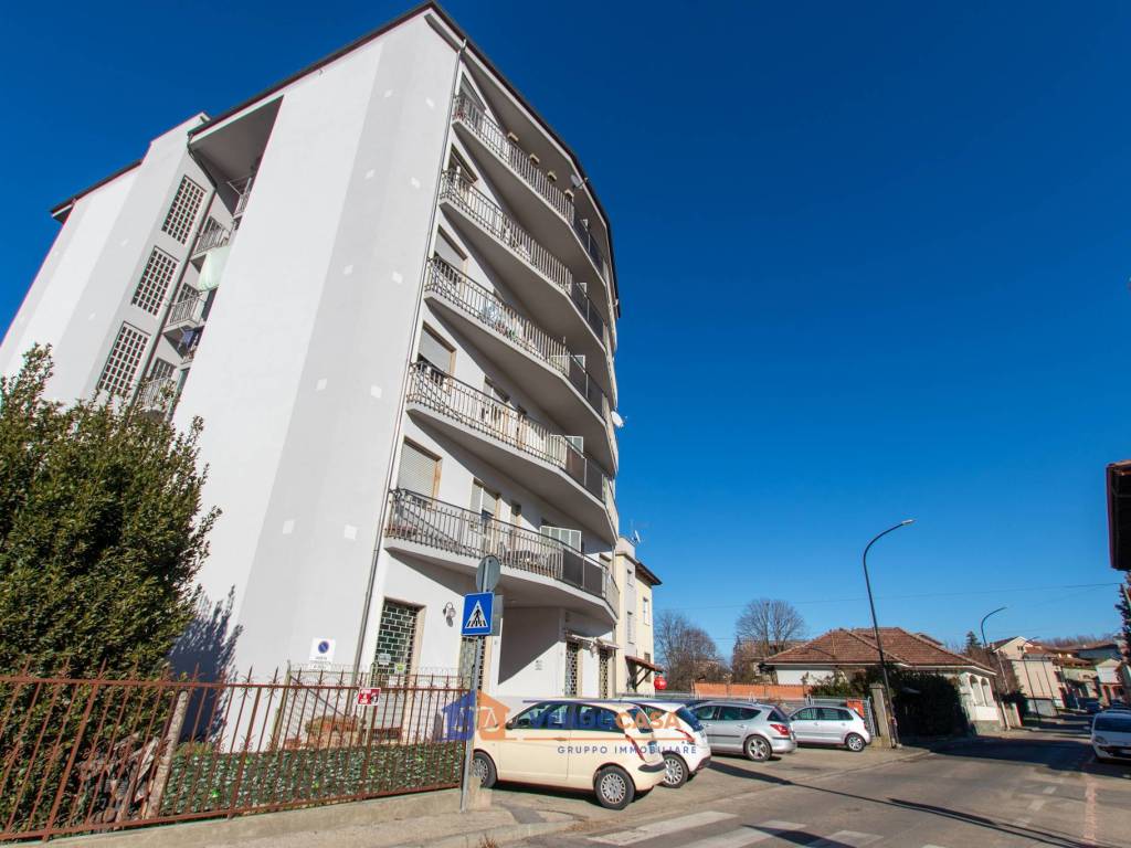 Appartamento a Canelli in Via Carlo Bussinello, 22 - Foto 2