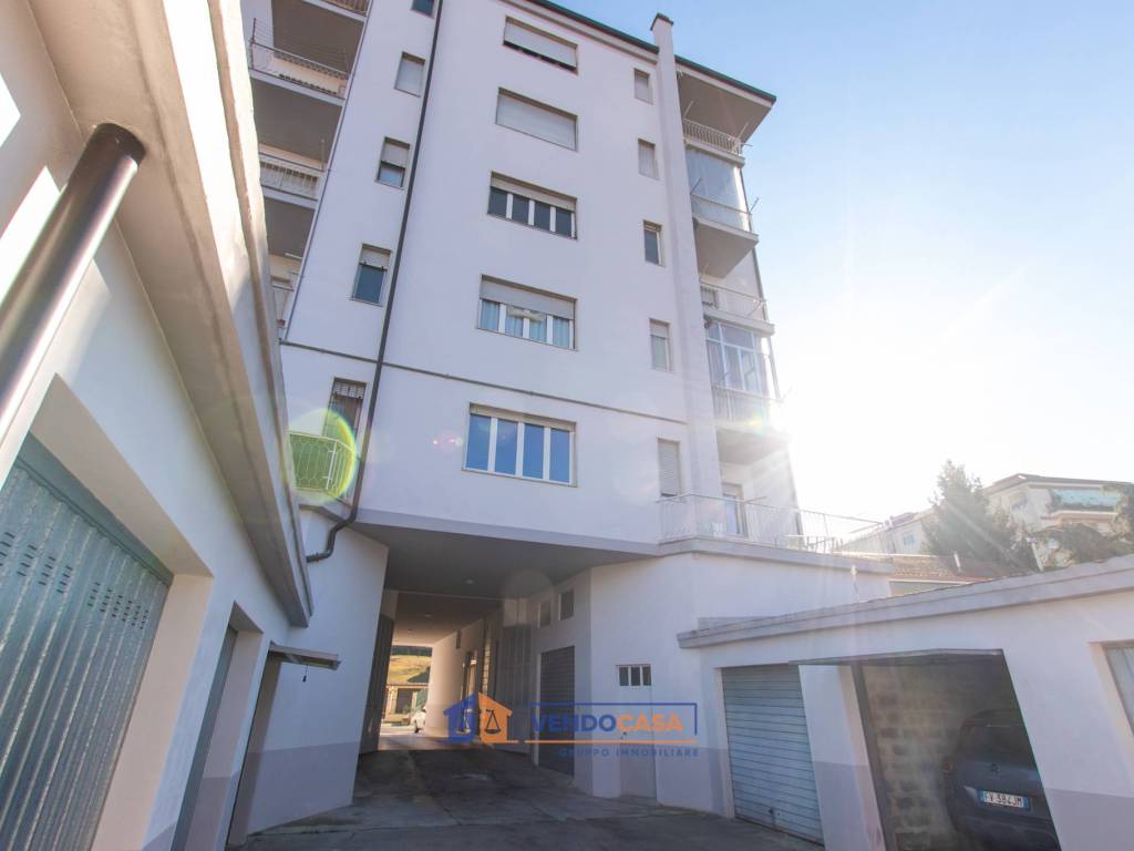 Appartamento a Canelli in Via Carlo Bussinello, 22 - Foto 3