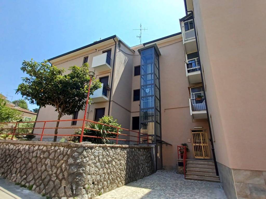 Appartamento a Ceccano in Via del Boschetto - Foto 2
