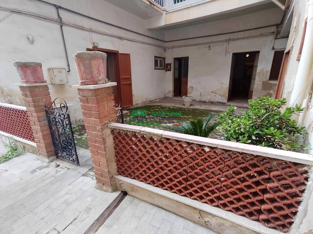 Casa indipendente a Ragusa in Via Santissimo Salvatore - Foto 2