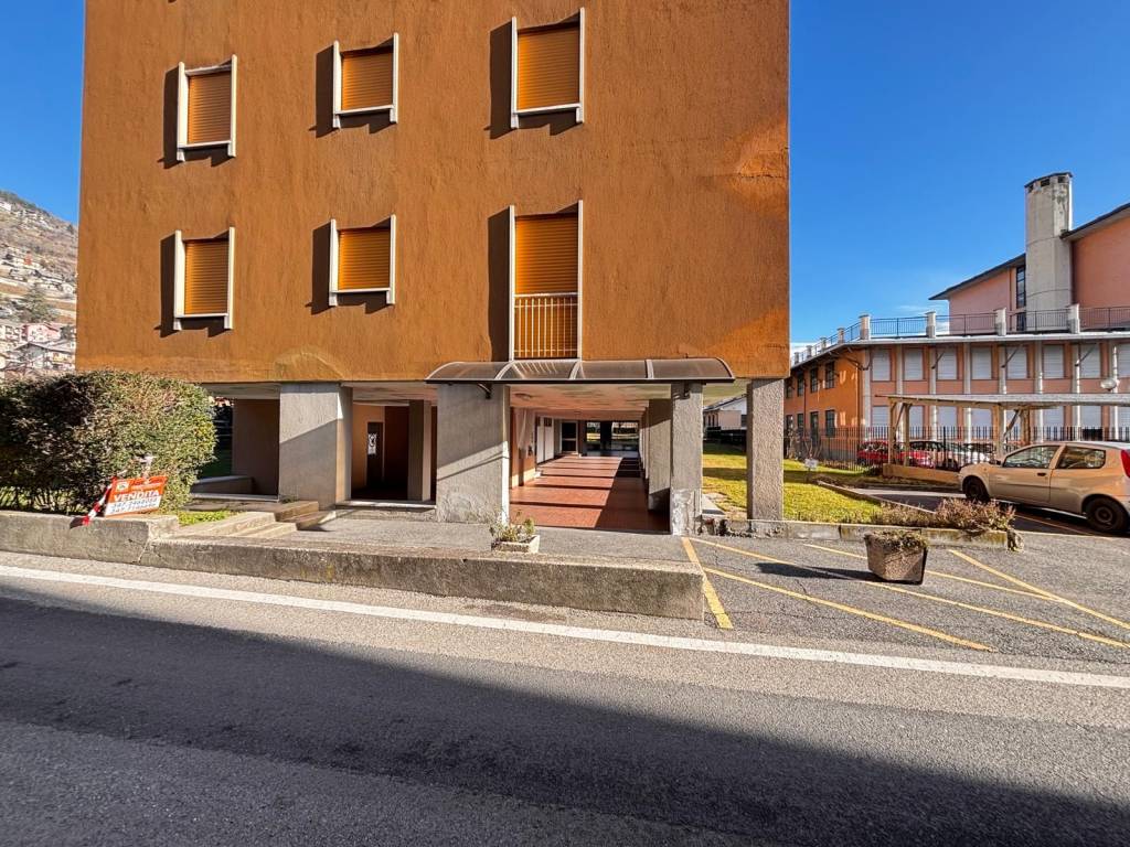 Appartamento a Aosta in Via Italo Mus, 8 - Foto 2