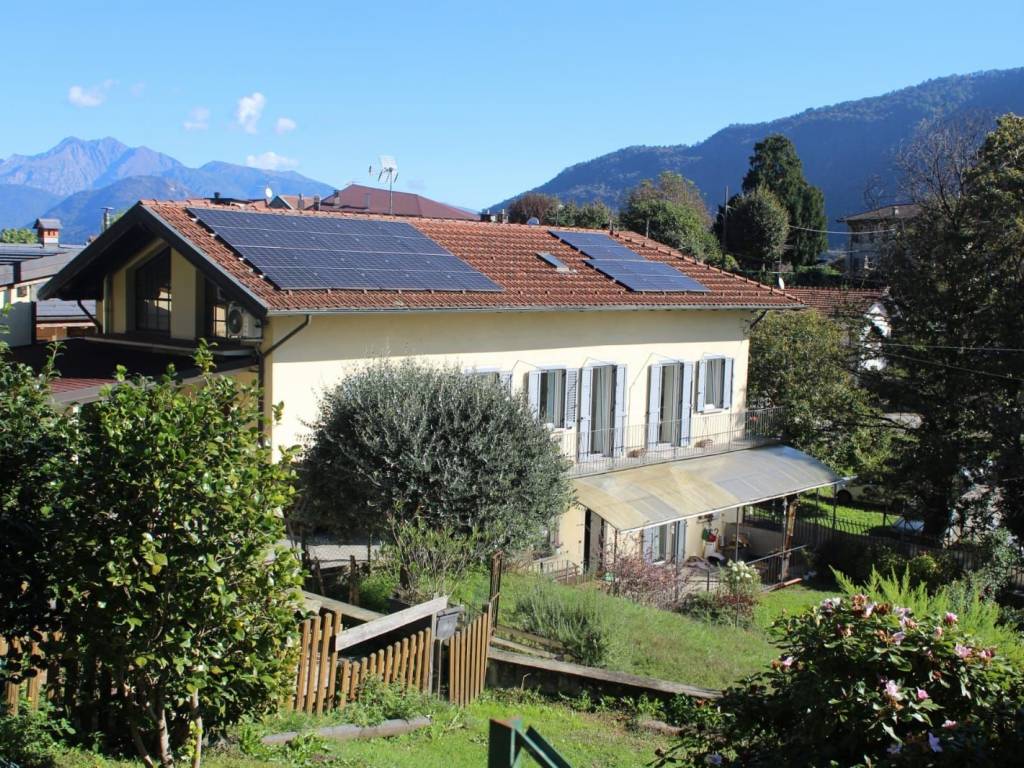 Villa a Omegna in Via Monte Massone, 50 - Foto 2