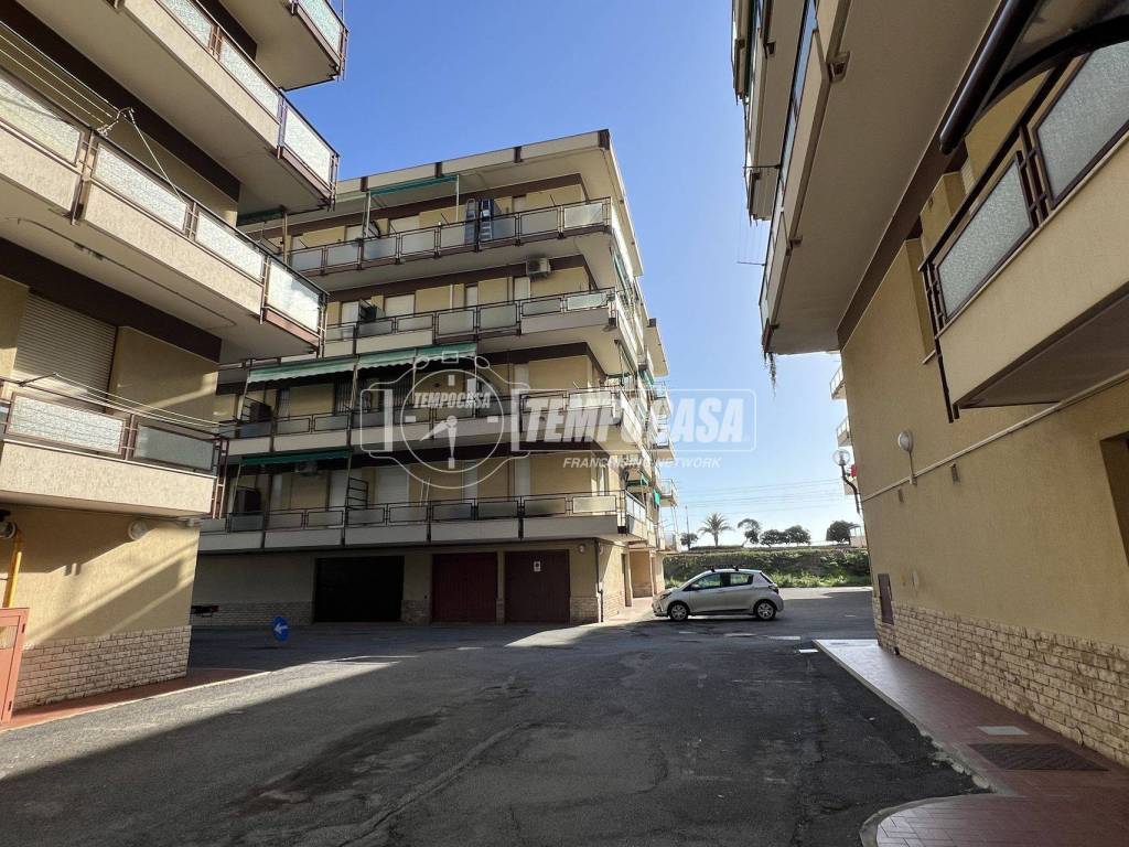 Appartamento a Borghetto santo spirito in PIAZZA DELLA PACE 1 - Foto 3