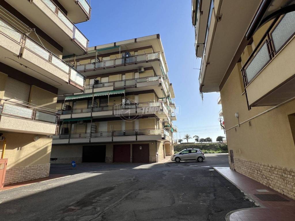 Appartamento a Borghetto santo spirito in PIAZZA DELLA PACE 1 - Foto 2