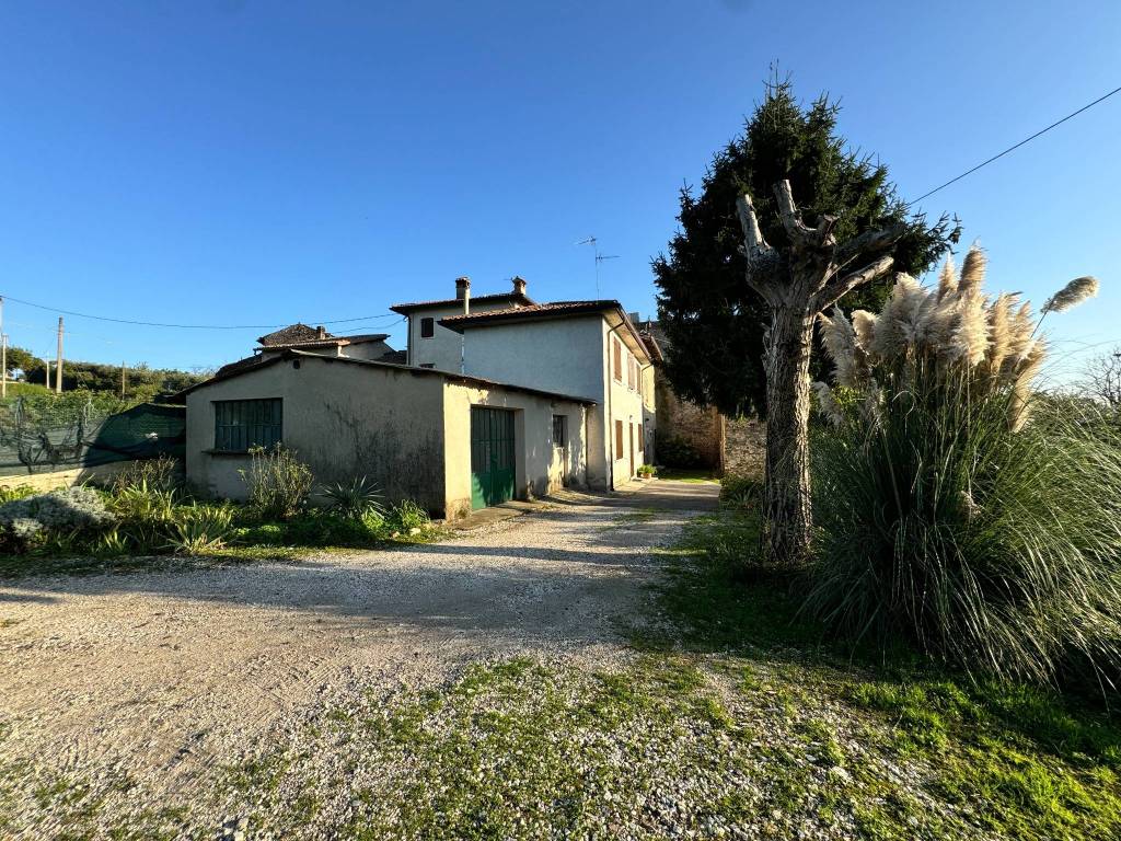 Casa indipendente a Bardolino in Via Ronchi - Foto 4