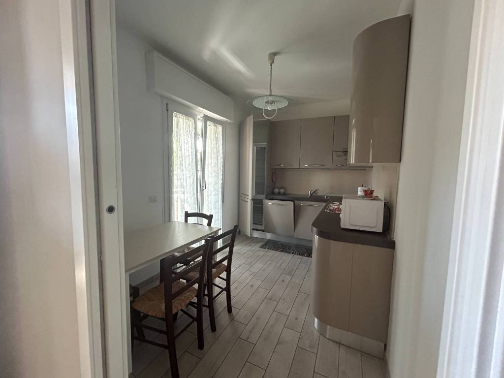 Villa a Riccione in Corso Fratelli Cervi - Foto 4