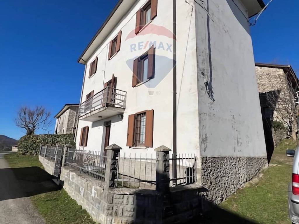 Casa indipendente a Varsi in loc. case carnevale, 150 - Foto 2
