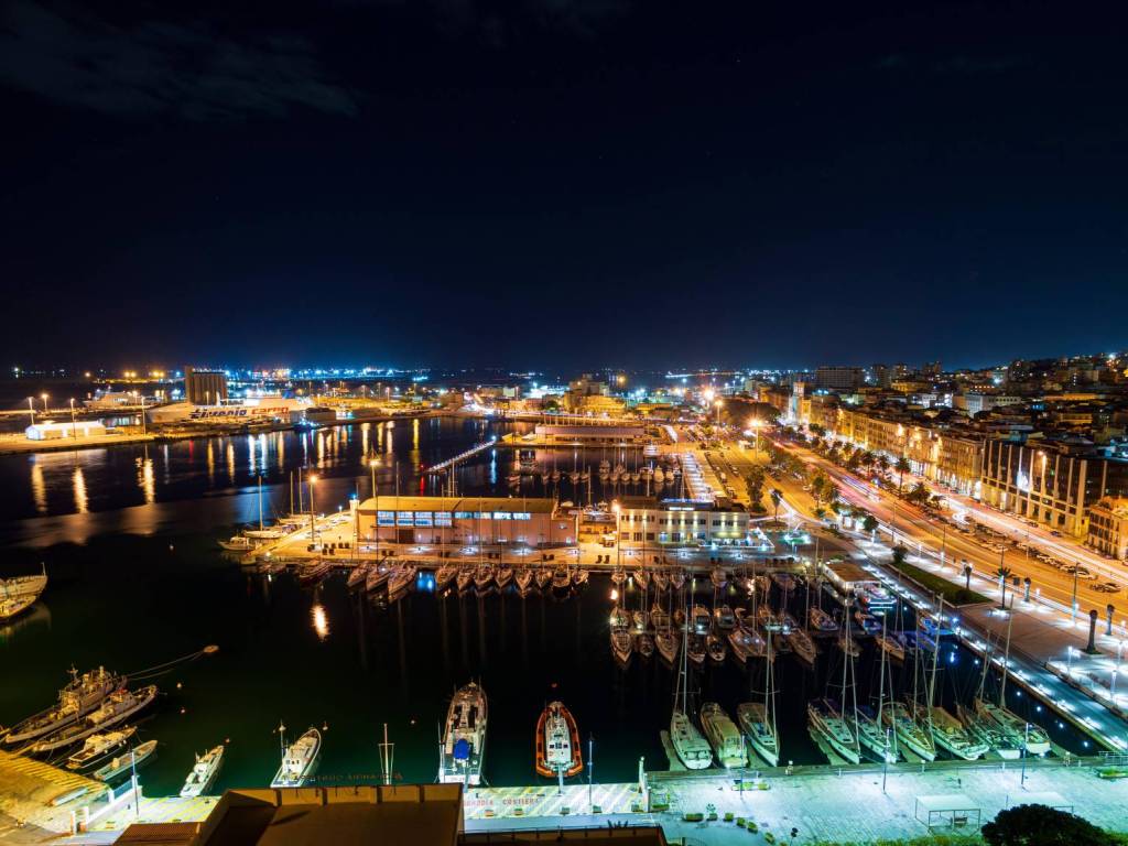 Attico / mansarda a Cagliari in Piazza Deffenu - Foto 3