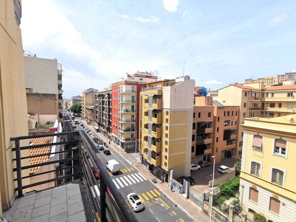 Appartamento a Cagliari in Via Sidney Sonnino - Foto 2