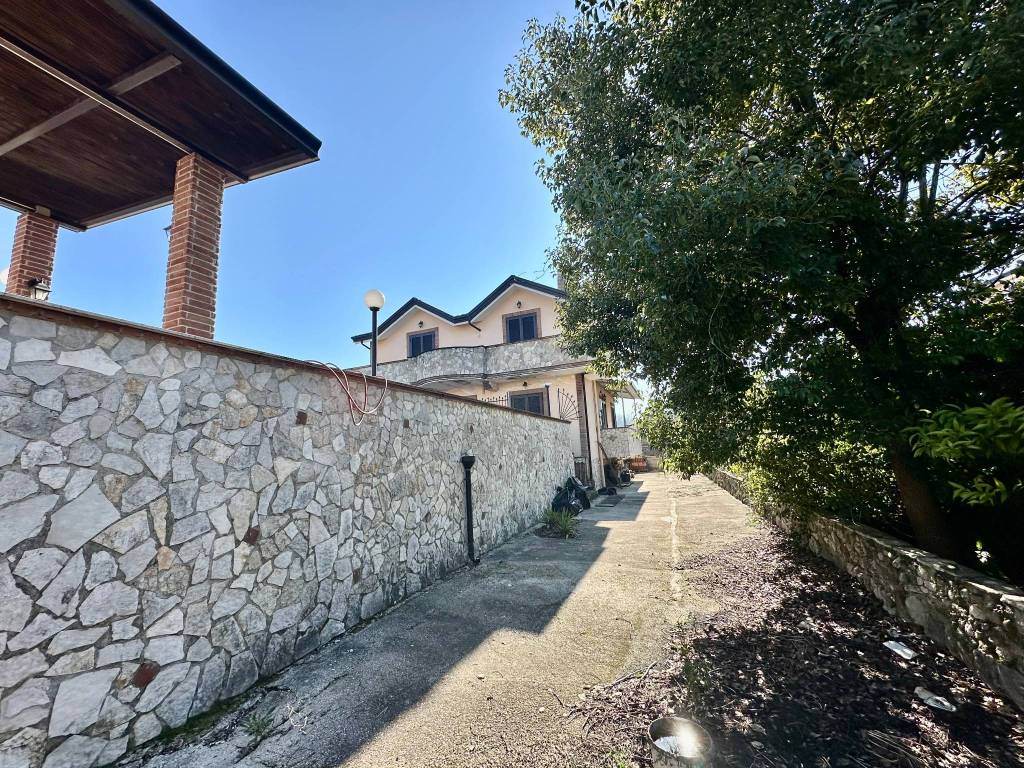 Villa a Limatola in Via Puopolo - Foto 3