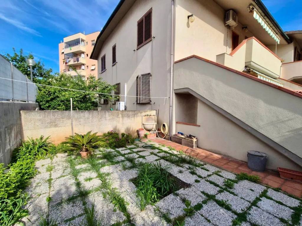 Appartamento a Piombino in Via Primo Maggio - Foto 2