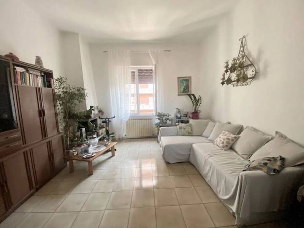 Appartamento a Piombino in Viale Regina Margherita - Foto 4
