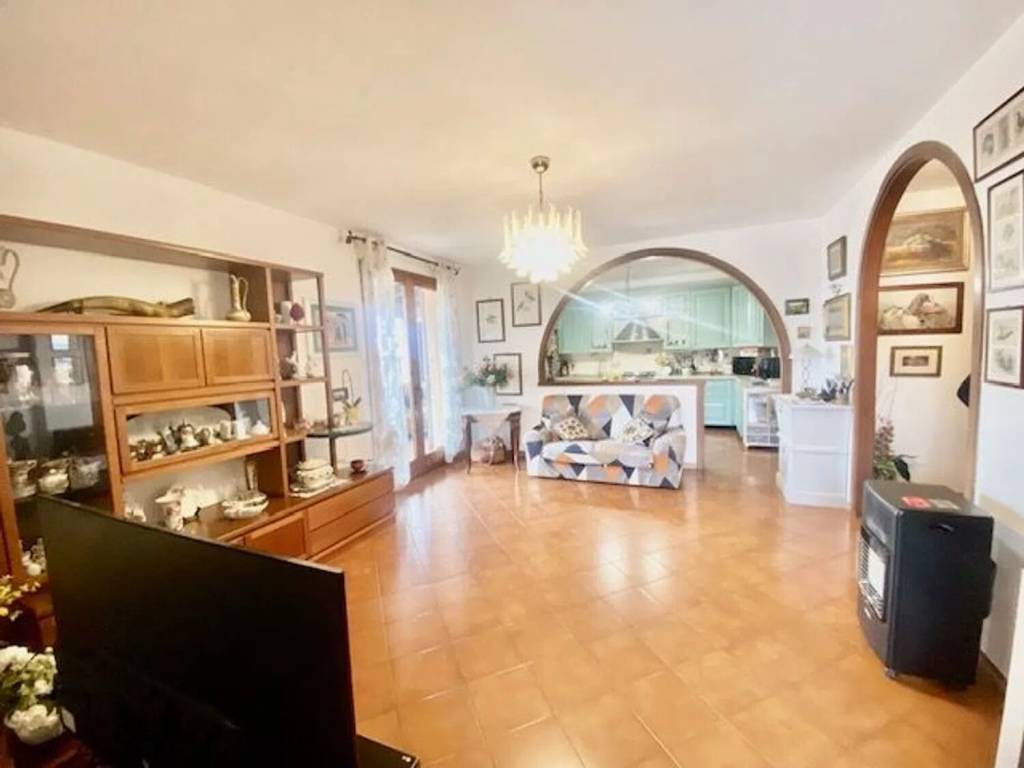 Appartamento a Piombino in Via Raffaello - Foto 5