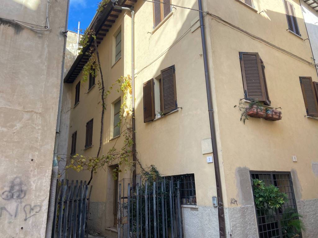 Palazzo / stabile a Foligno in Via dei Quartieri, 7 - Foto 2