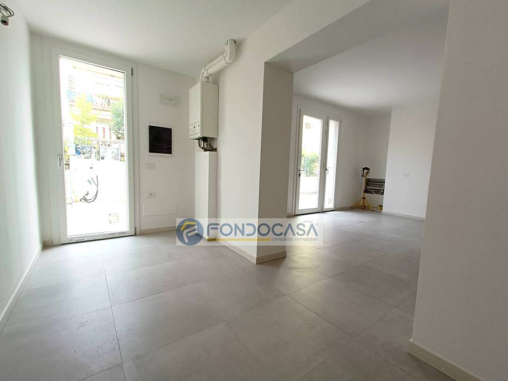 Appartamento a Peschiera del garda in Strada Bergamini - Foto 4
