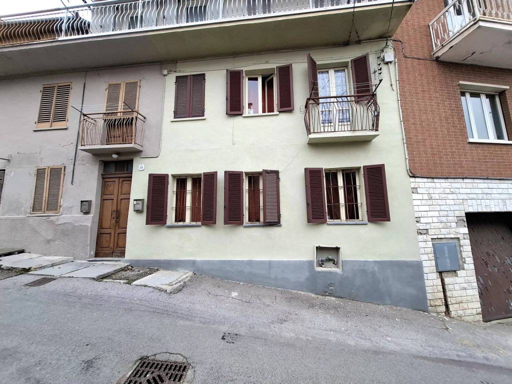 Appartamento a Castellinaldo d'alba in Via Duca degli Abruzzi, 14 - Foto 2
