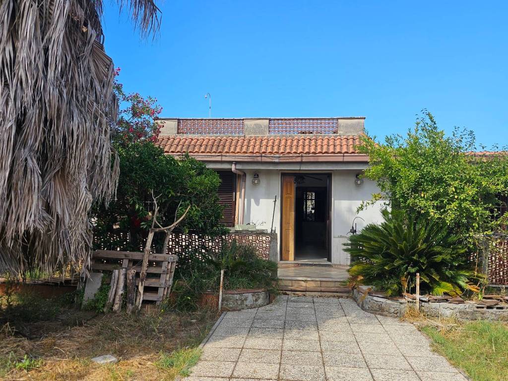 Villa a Aprilia in Via Simeri - Foto 2